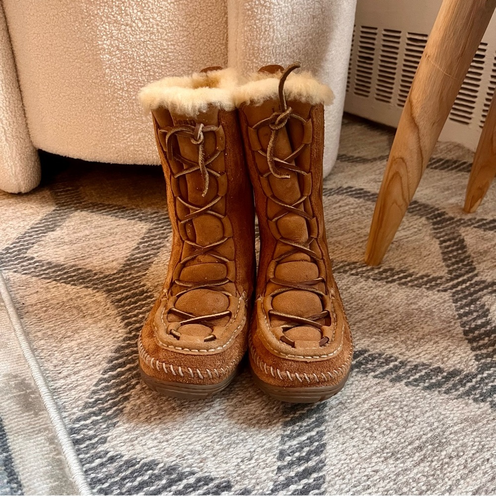 L.L. Bean Women’s Winter Suede Shearling High Boots Size 7